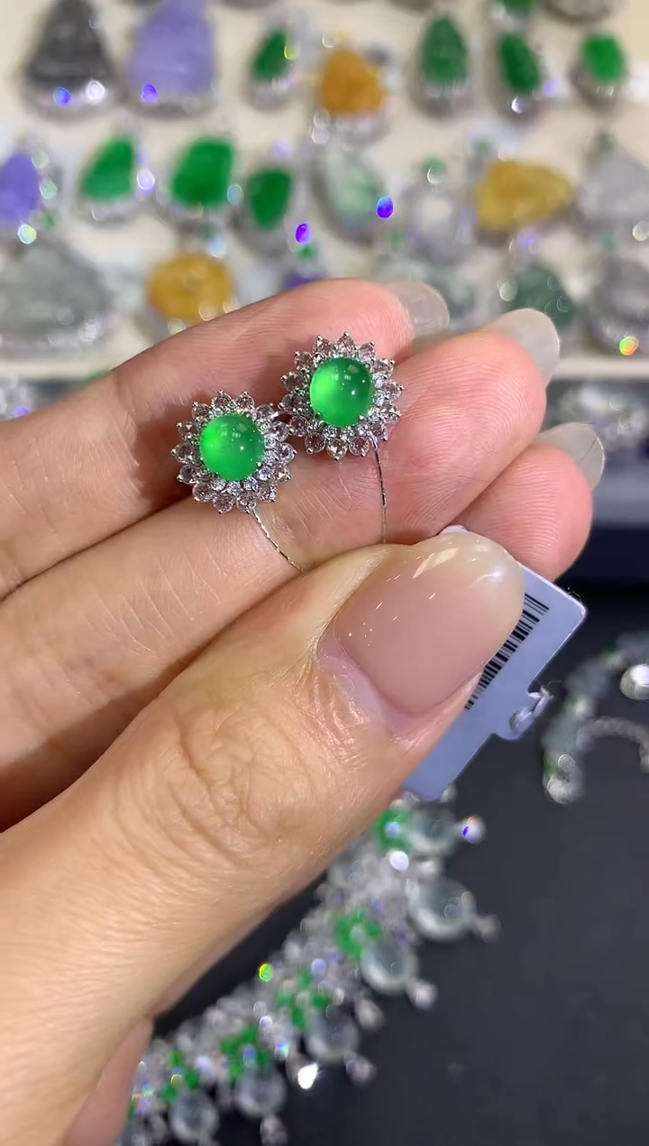 【闪购商品】翡翠耳饰18K金镶嵌q190      