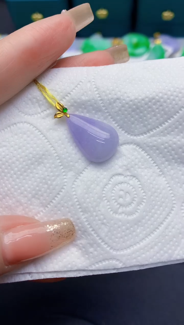 颈饰18K金镶嵌翡翠缅甸天然翡翠A货