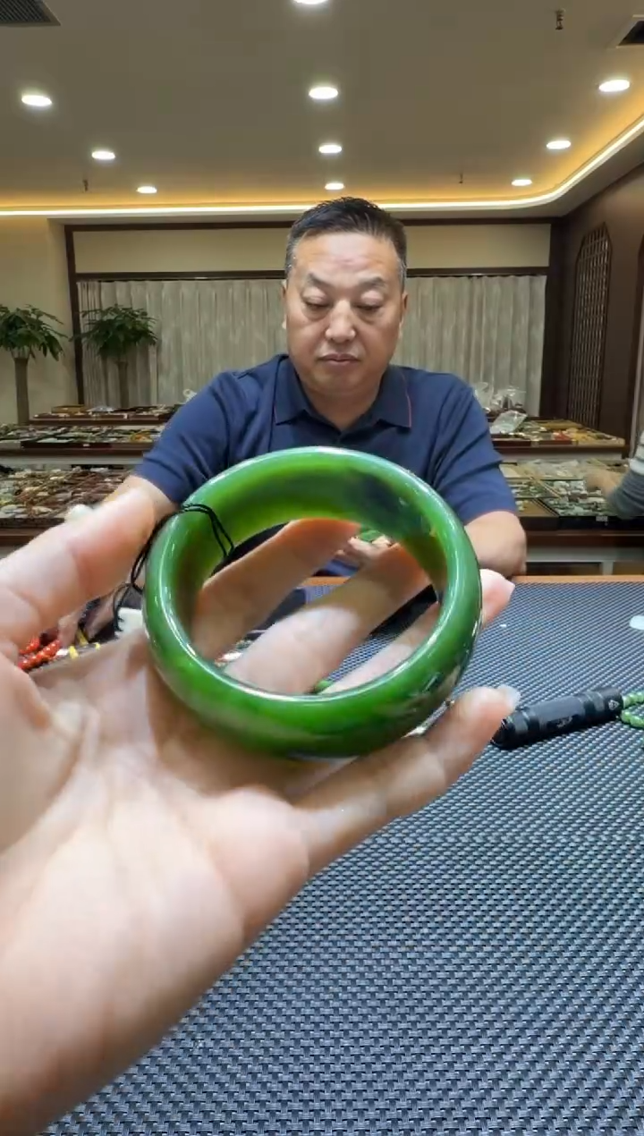 颈饰未镶嵌和田玉手镯59