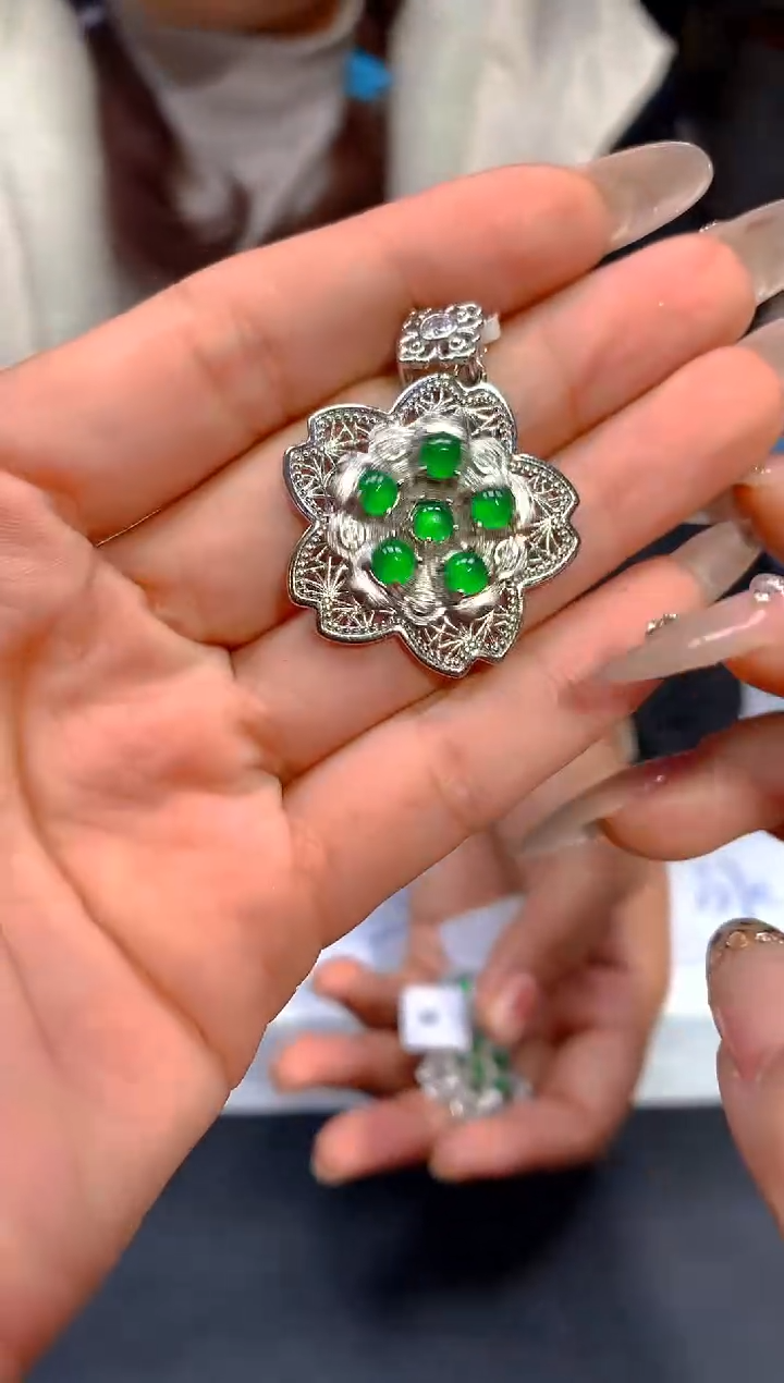 【闪购商品】定制翡翠未镶嵌109定制翡翠 多样性发货（发其一）