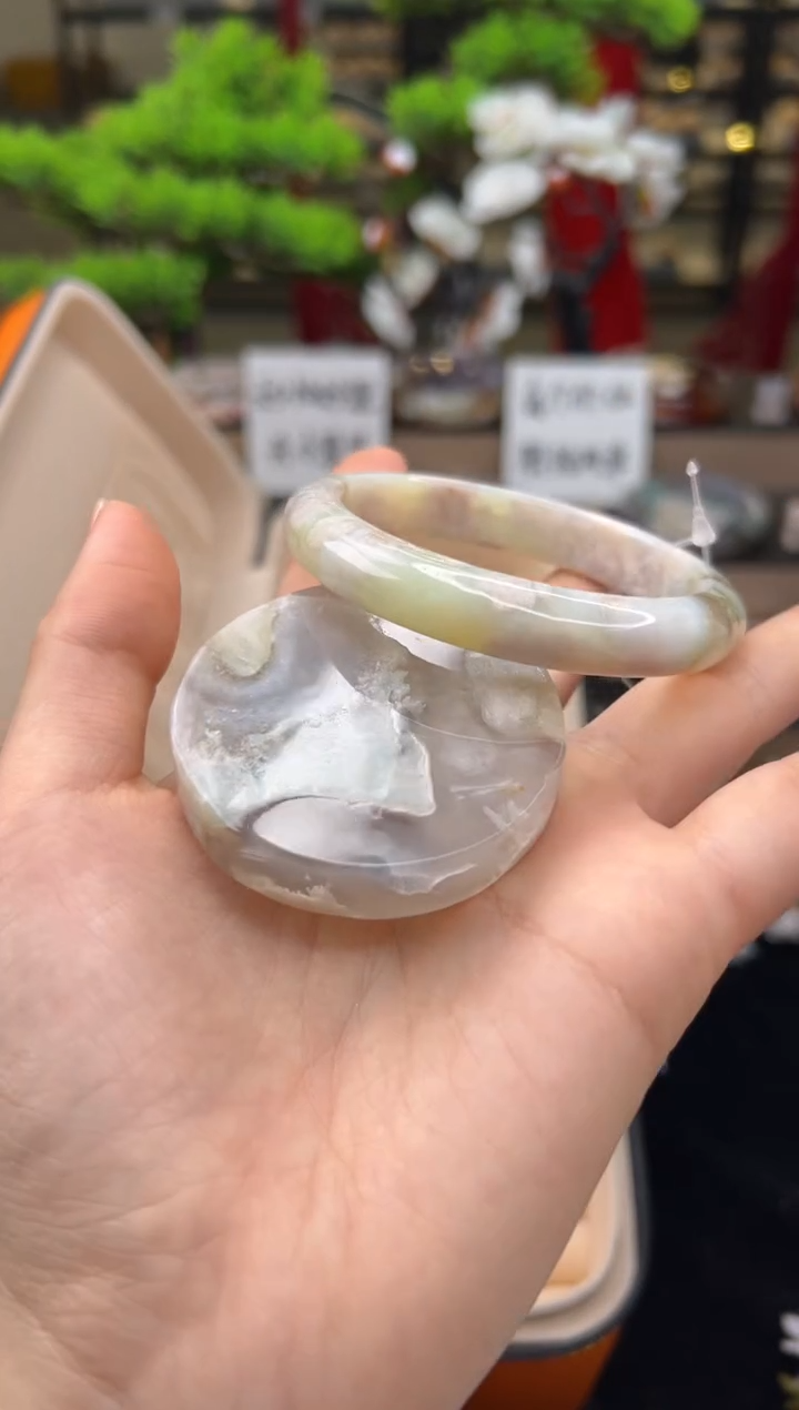 【闪购商品】石英质玉未镶嵌手镯56圈口（赠送镯心）62117