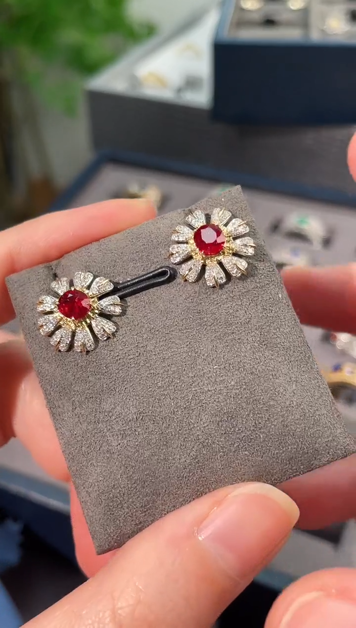 【闪购商品】红宝石耳饰18K金镶嵌1.02ct莫桑比克无烧鸽血