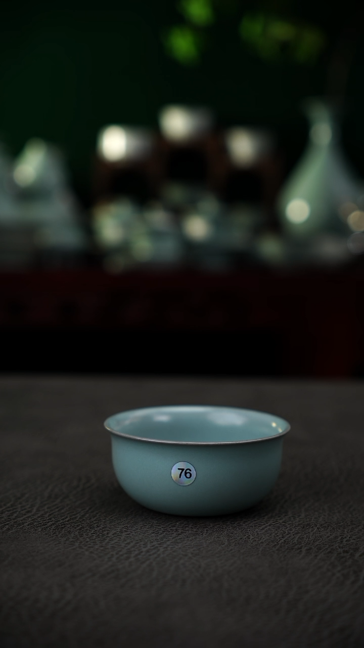 瓷片天蓝釉76号鸡缸杯有瑕-二