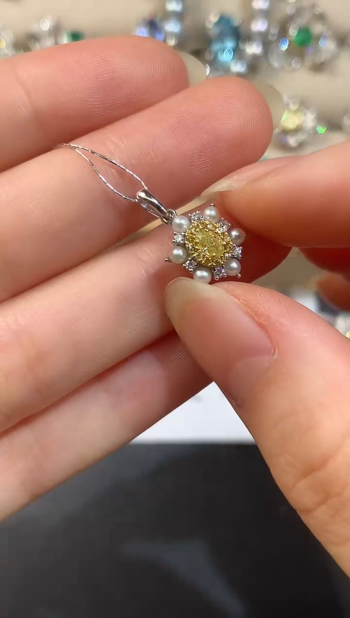 18K金镶嵌吊坠(不含链)钻石D41|2380