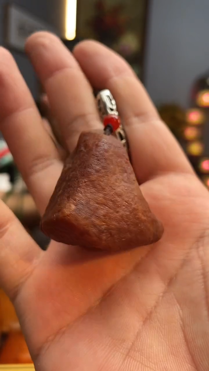 未镶嵌颈饰琥珀吊坠