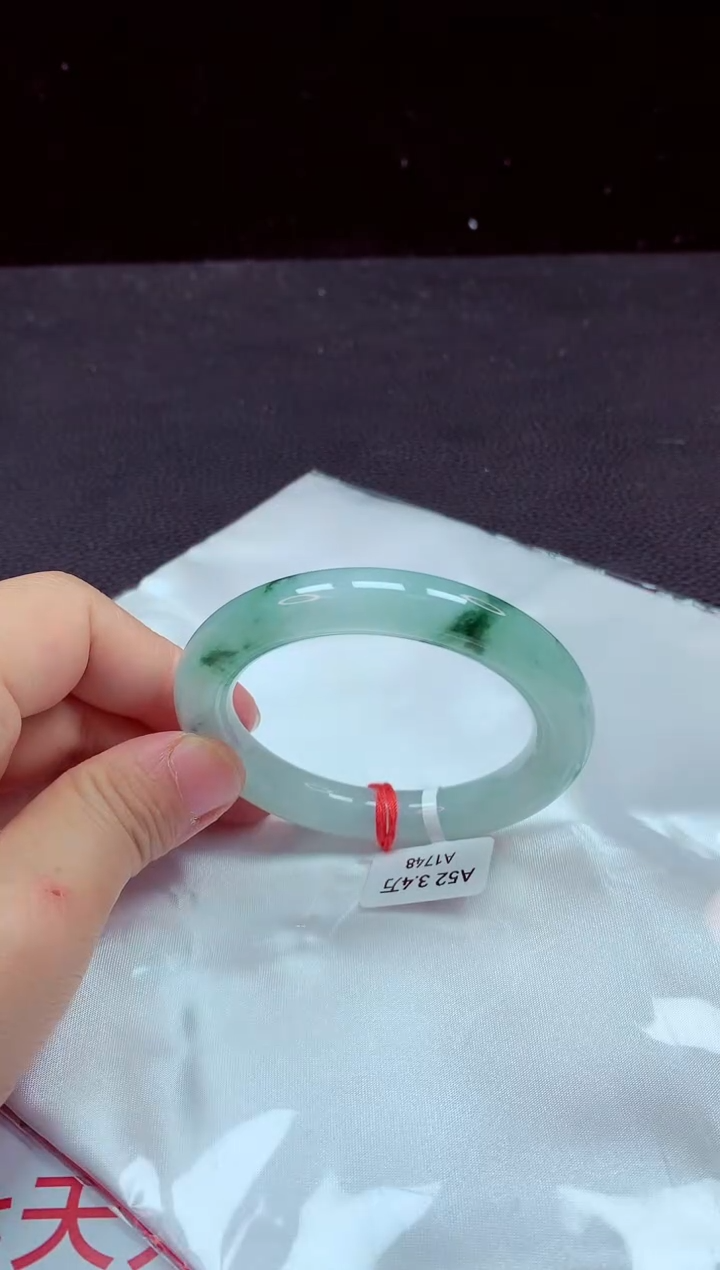 【闪购商品】翡翠手镯未镶嵌手镯52