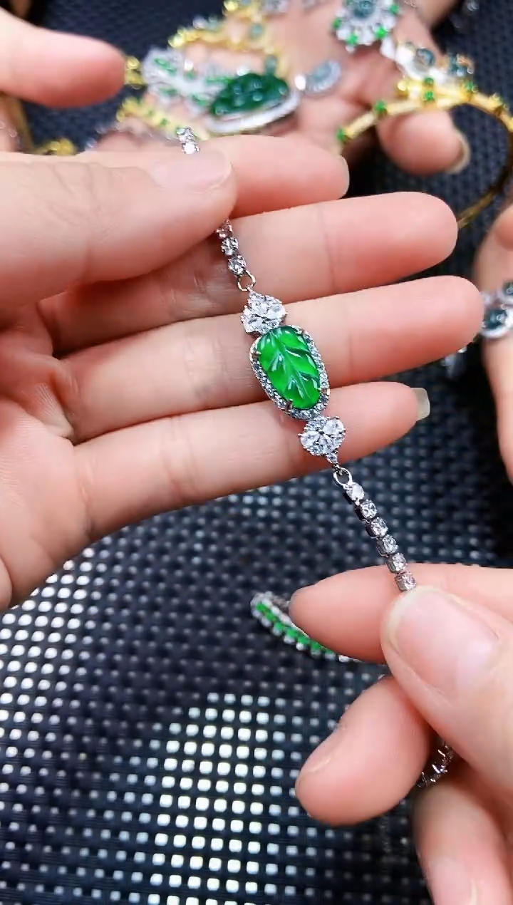 【闪购商品】翡翠手链未镶嵌111111111