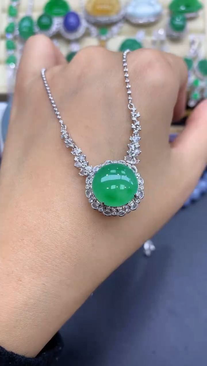 颈饰18K金镶嵌翡翠488-中国好珍宝