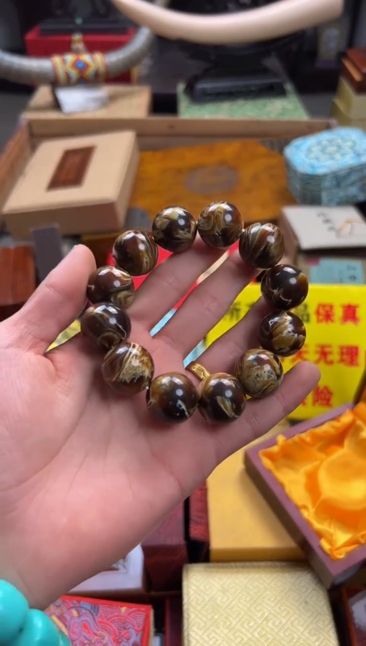 【闪购商品】琥珀裸石未镶嵌———————根珀