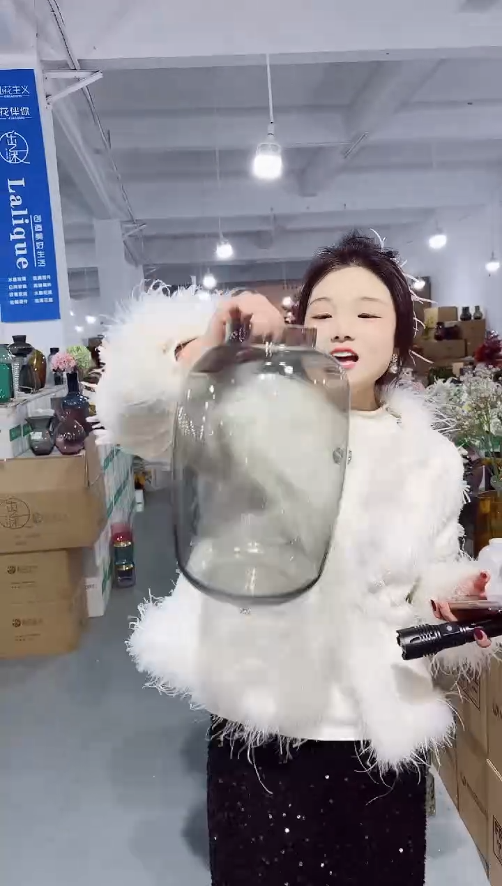 【闪购商品】玻璃私花花瓶微瑕-7SWF