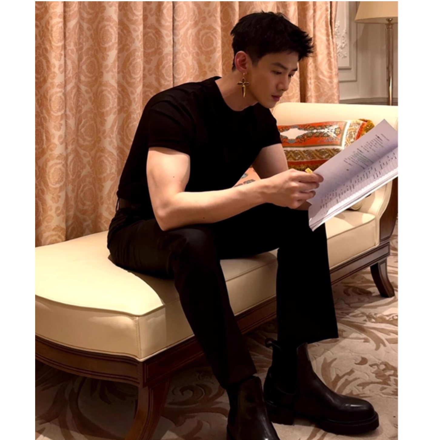 难哄白敬亭同款黑色t恤男正肩小领口圆领短袖高级感内搭重磅半袖