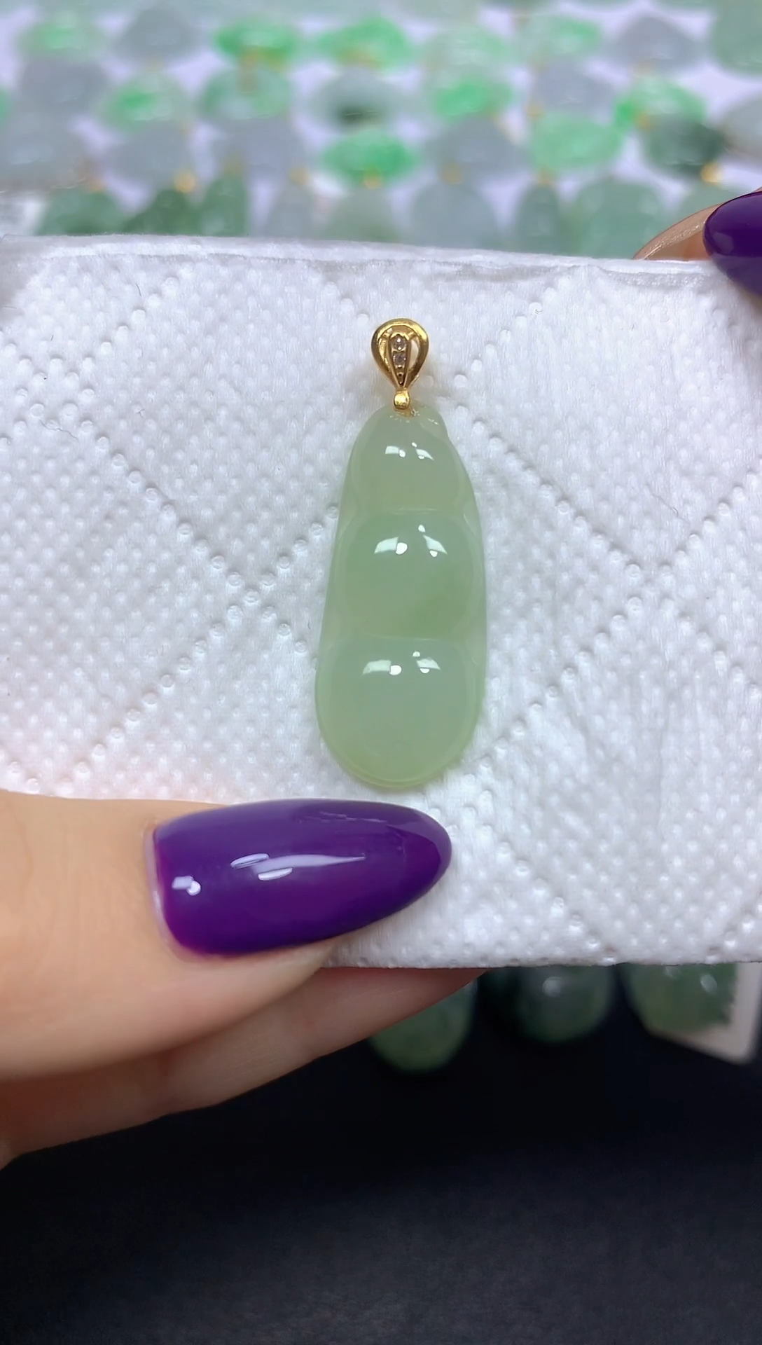 颈饰未镶嵌翡翠 