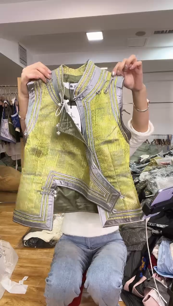  马甲        L码        105-115斤