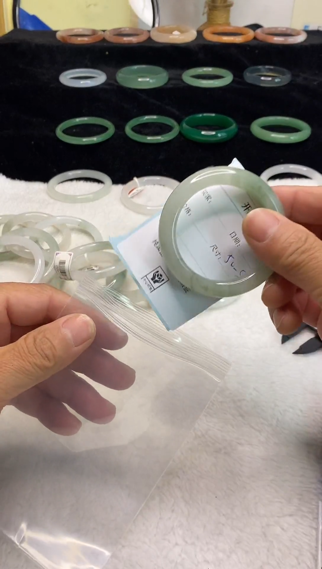 未镶嵌手镯石英质玉1