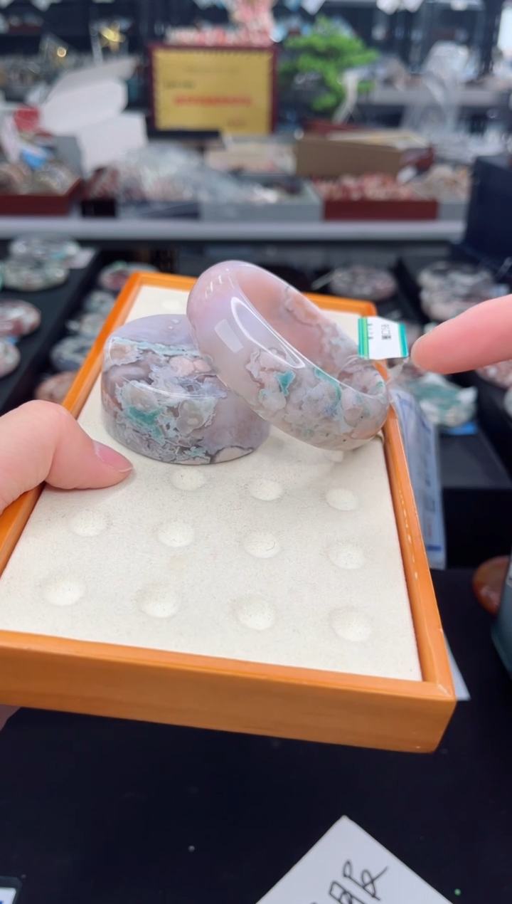 【闪购商品】石英质玉手镯未镶嵌58圈口（赠品镯心）S9056