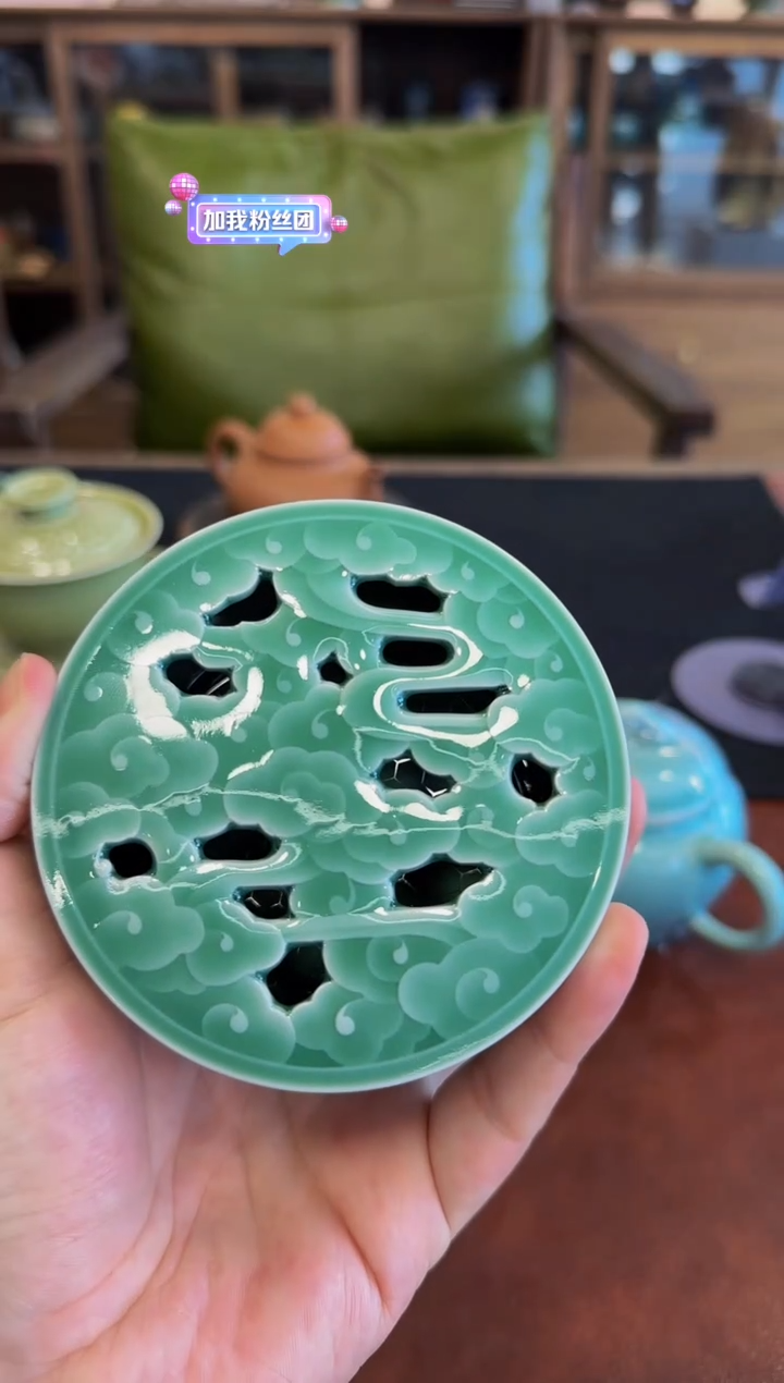 全手祥云满刻香盒