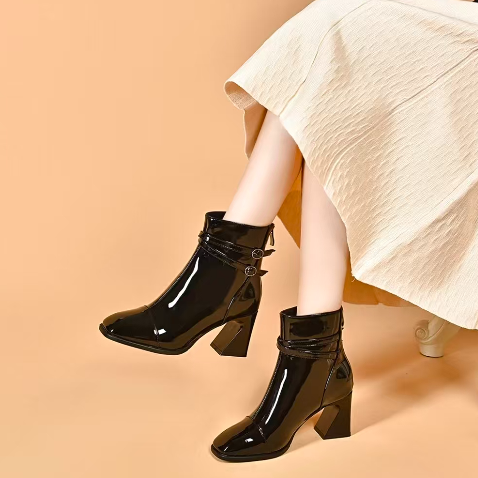 高跟女靴秋冬新款欧美风方头马蹄跟时装靴洋气皮带扣短靴皮靴pt10