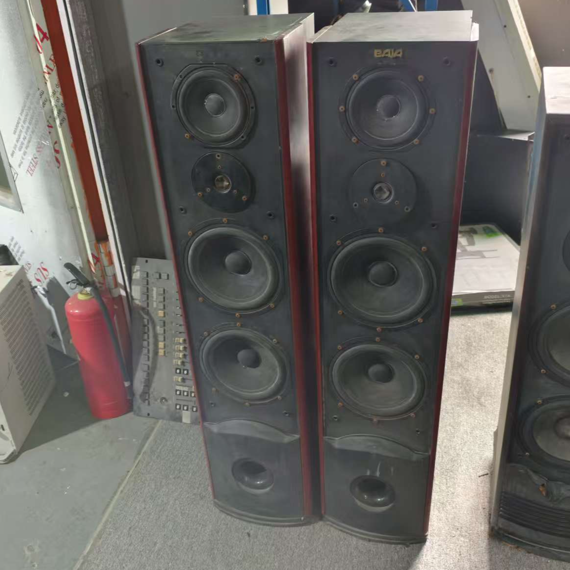 8新  双8寸 落地箱    一对 配件处理  不包邮 运费到付