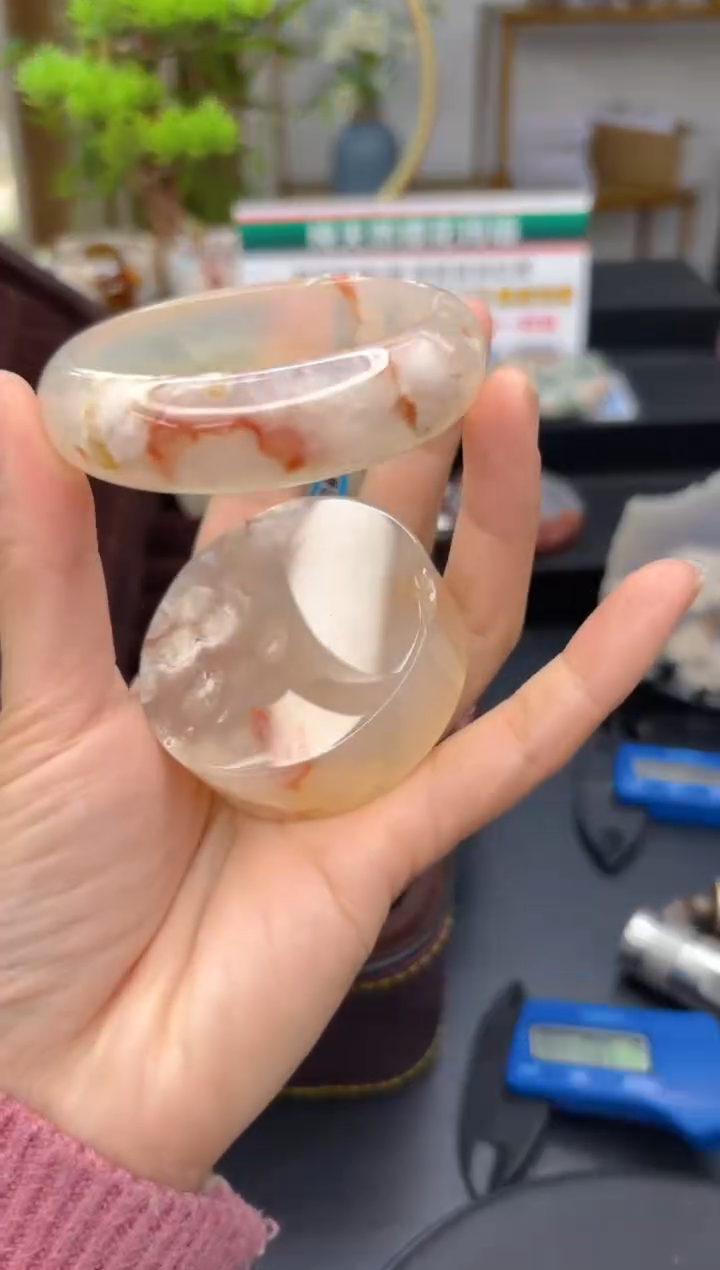 【闪购商品】石英质玉手镯未镶嵌C422(53圈赠送镯心)