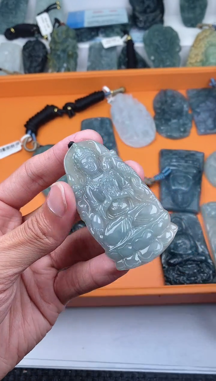 【闪购商品】翡翠颈饰未镶嵌       633