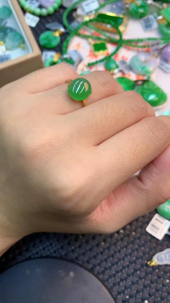 颈饰18K金镶嵌翡翠1