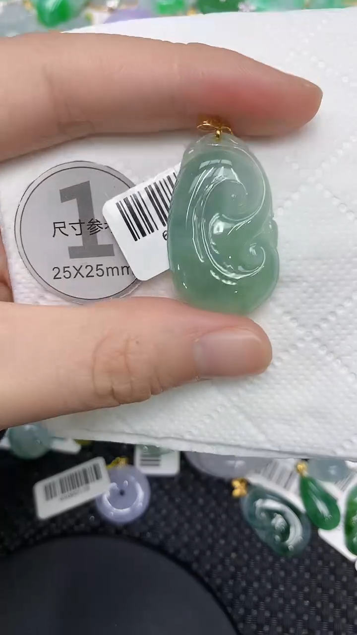 颈饰18K金镶嵌翡翠1111111111