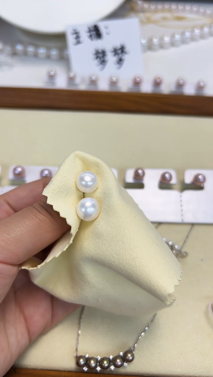 银S925镶嵌耳饰淡水珍珠9-10mm无核白素钉