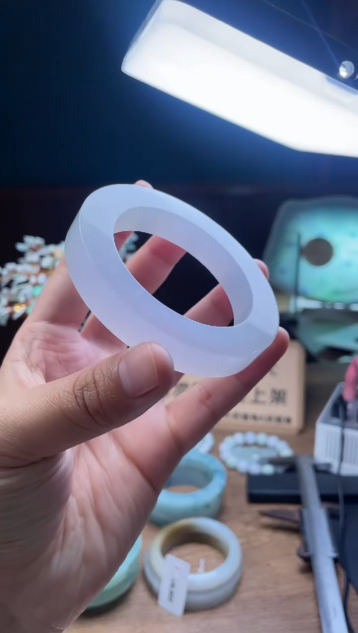 【闪购商品】定制翡翠手镯未镶嵌定制