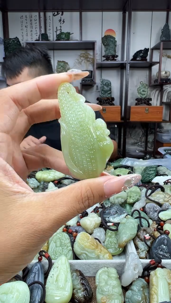 未镶嵌和田玉把件1