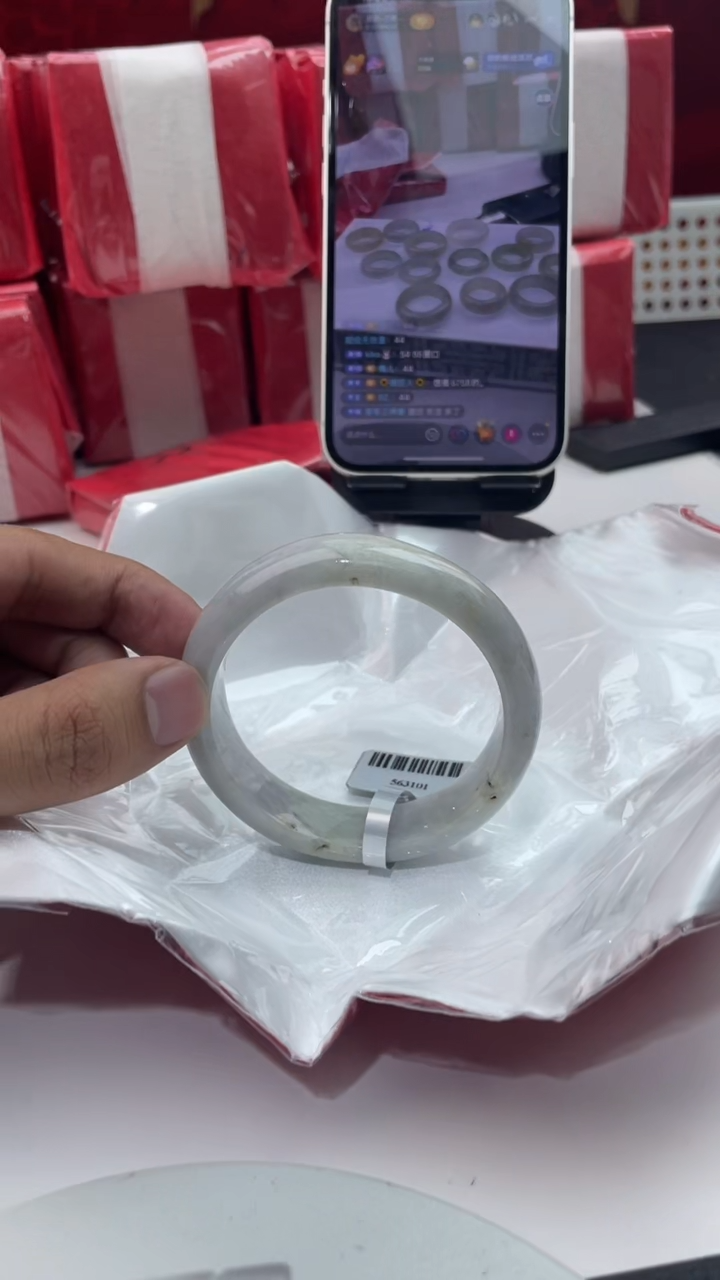 【闪购商品】翡翠手镯未镶嵌2翡翠手镯（微瑕）