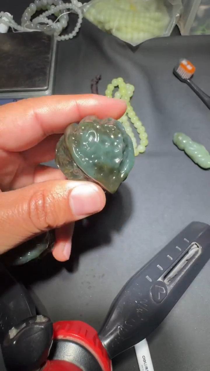 未镶嵌和田玉（糖玉）挂件和田玉
