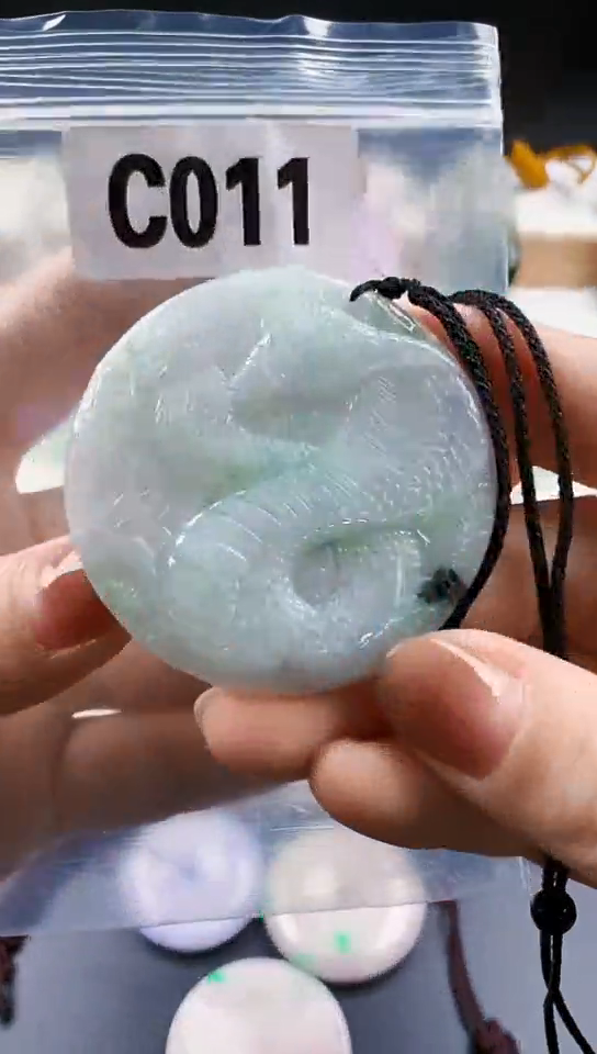颈饰未镶嵌翡翠天然翡翠吊坠挂件