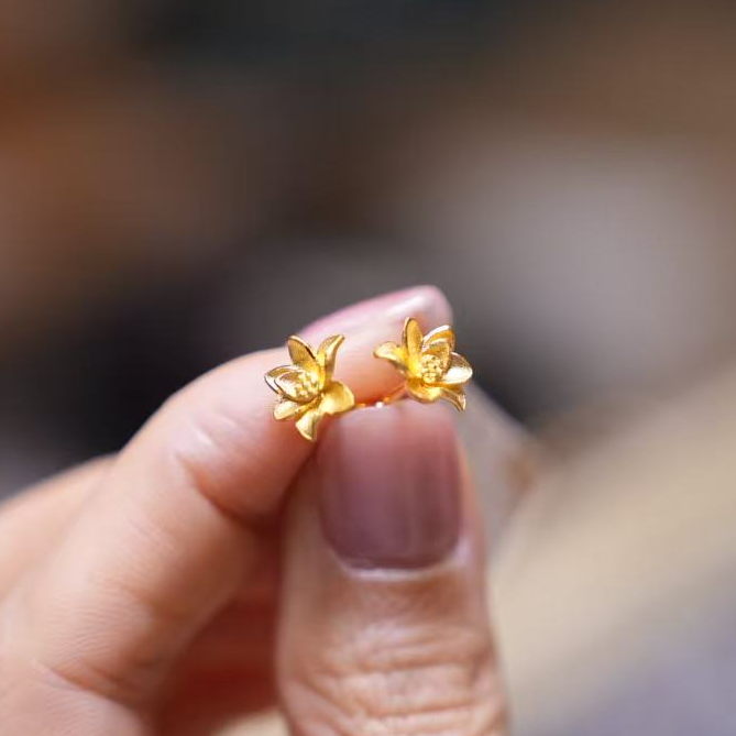 【巧玲专属】足金999莲花耳钉 经典时尚百搭 1.63