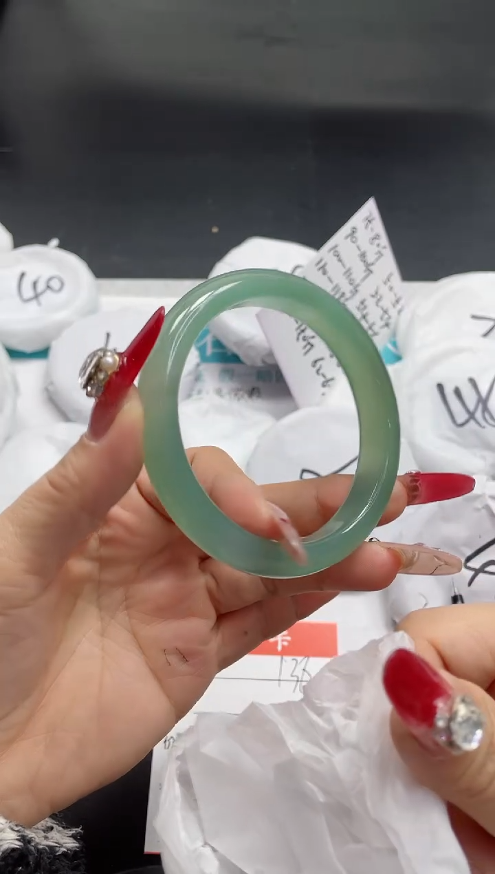 【闪购商品】石英质玉手镯未镶嵌138