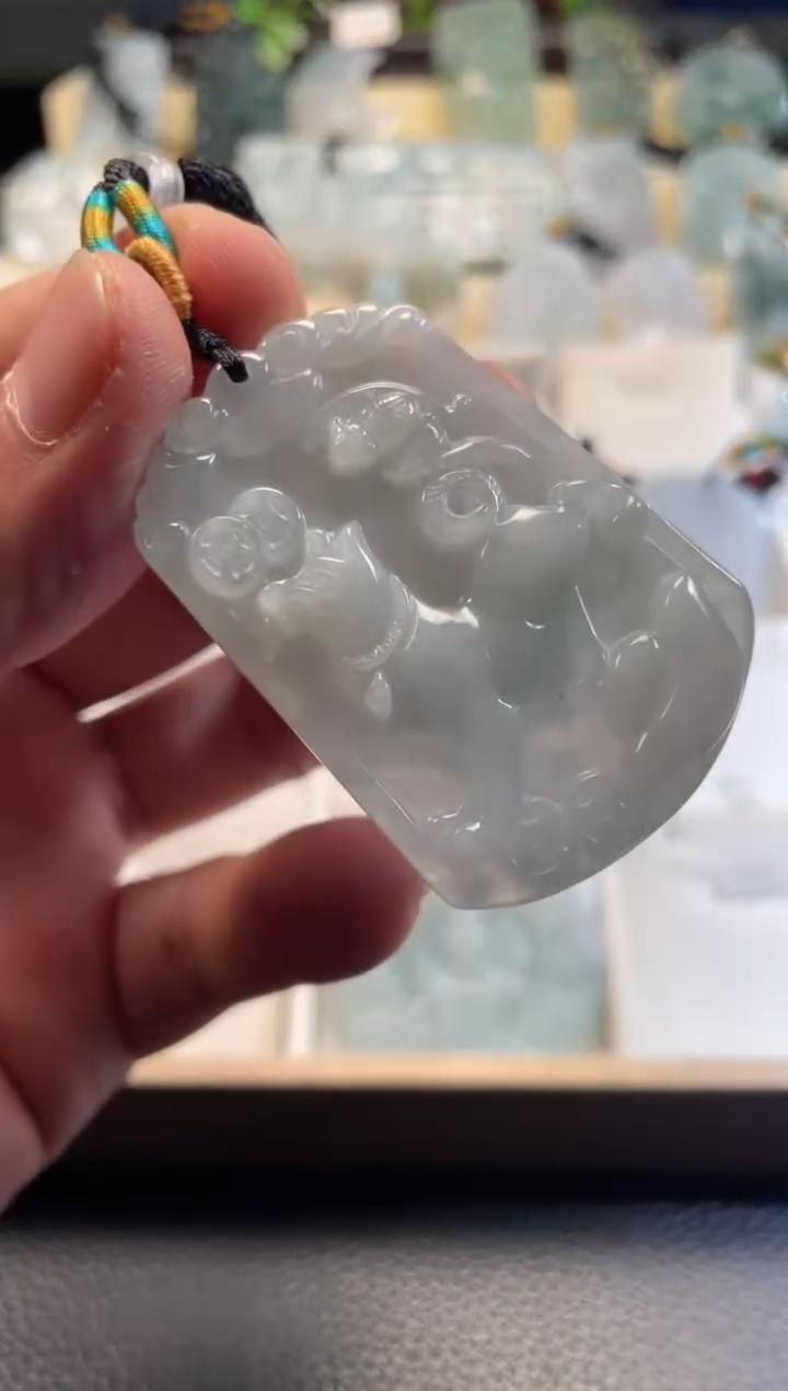 颈饰未镶嵌翡翠12/01/014