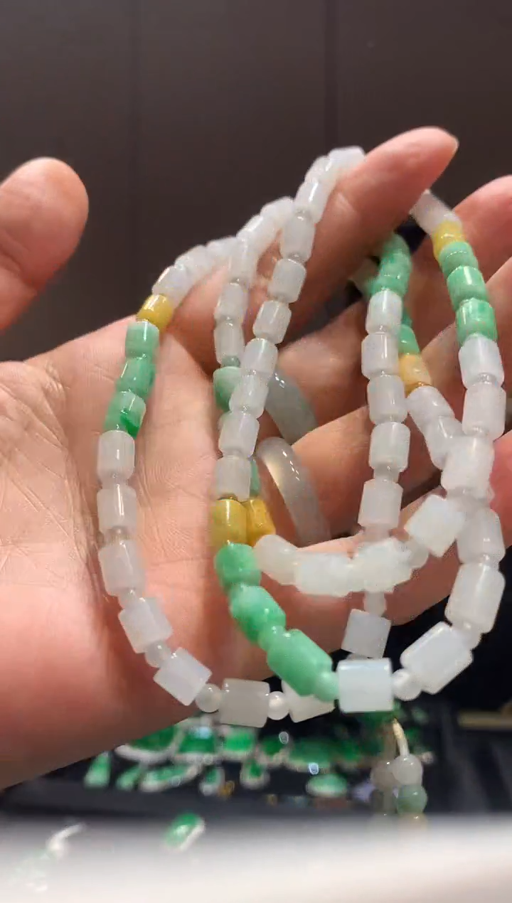 【闪购商品】翡翠吊坠(不含链)未镶嵌珠链