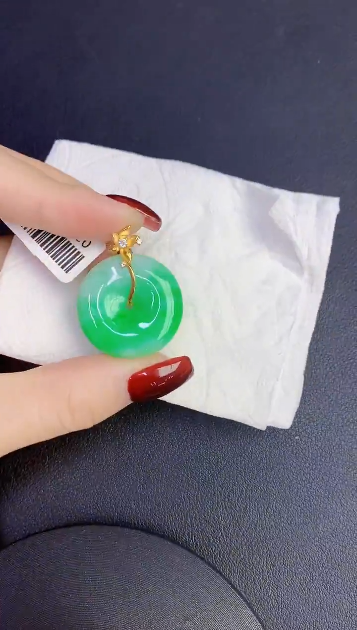 颈饰18K金镶嵌翡翠缅甸天然翡翠a货