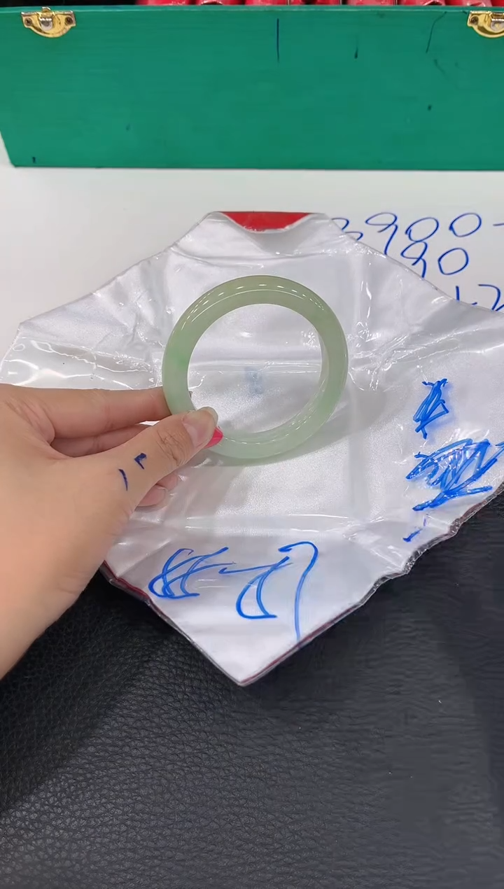 【闪购商品】翡翠手镯未镶嵌手镯