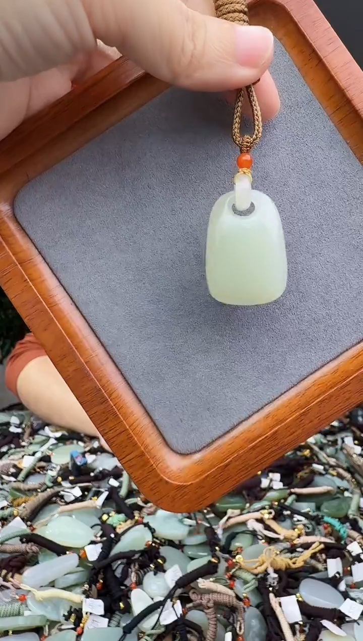 未镶嵌和田玉挂件拍一发一