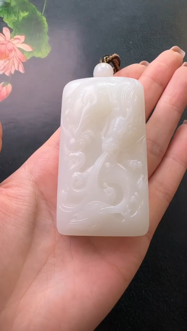 和田玉未镶嵌颈饰吊坠