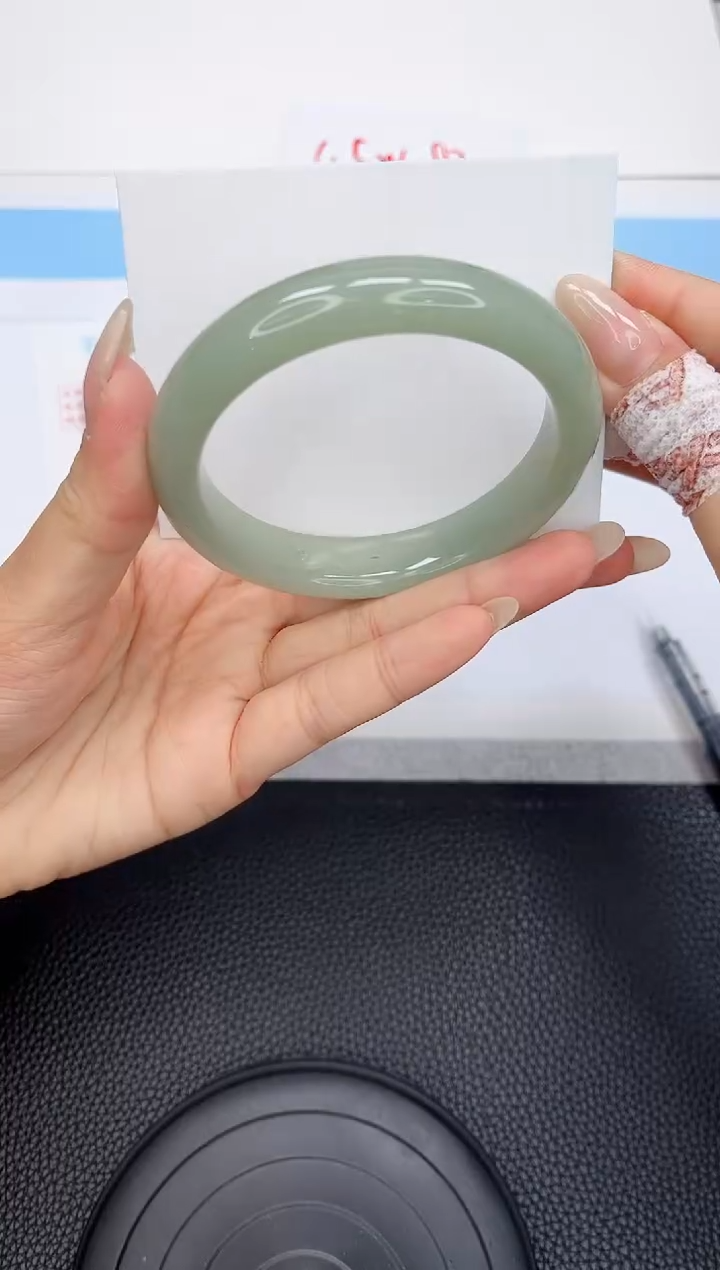 石英质玉手镯未镶嵌108-60.7