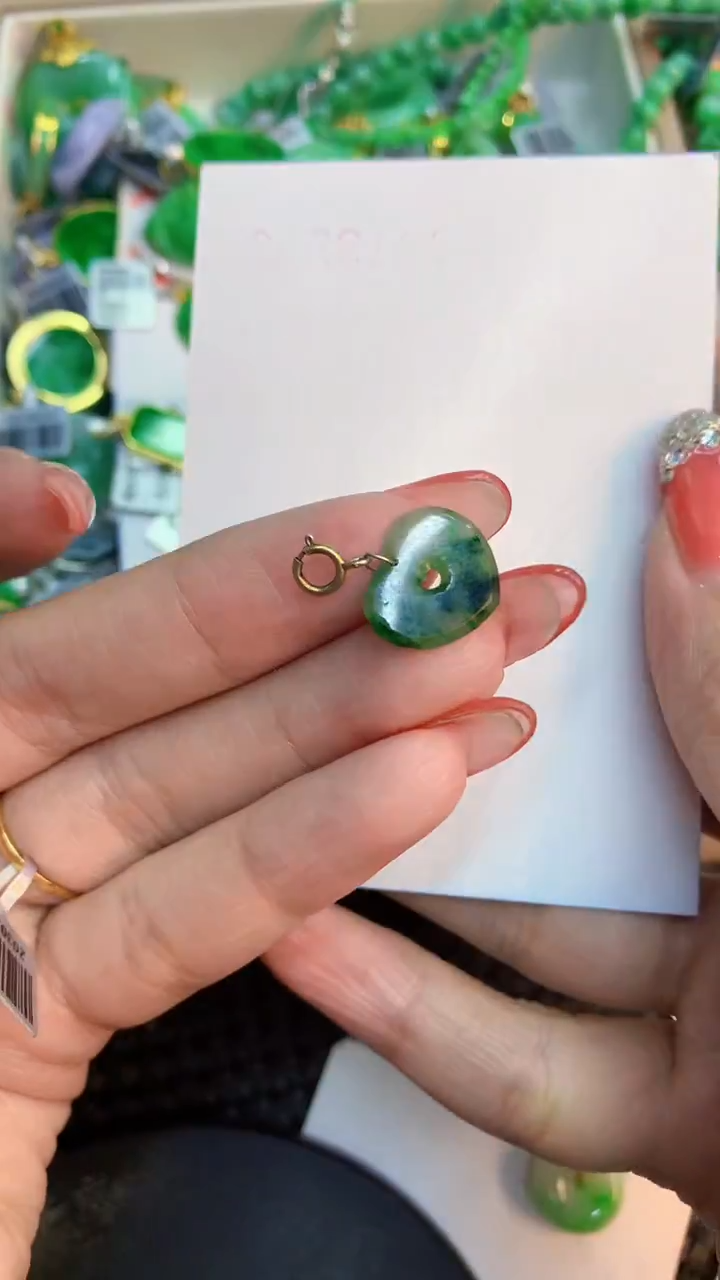 颈饰未镶嵌翡翠1