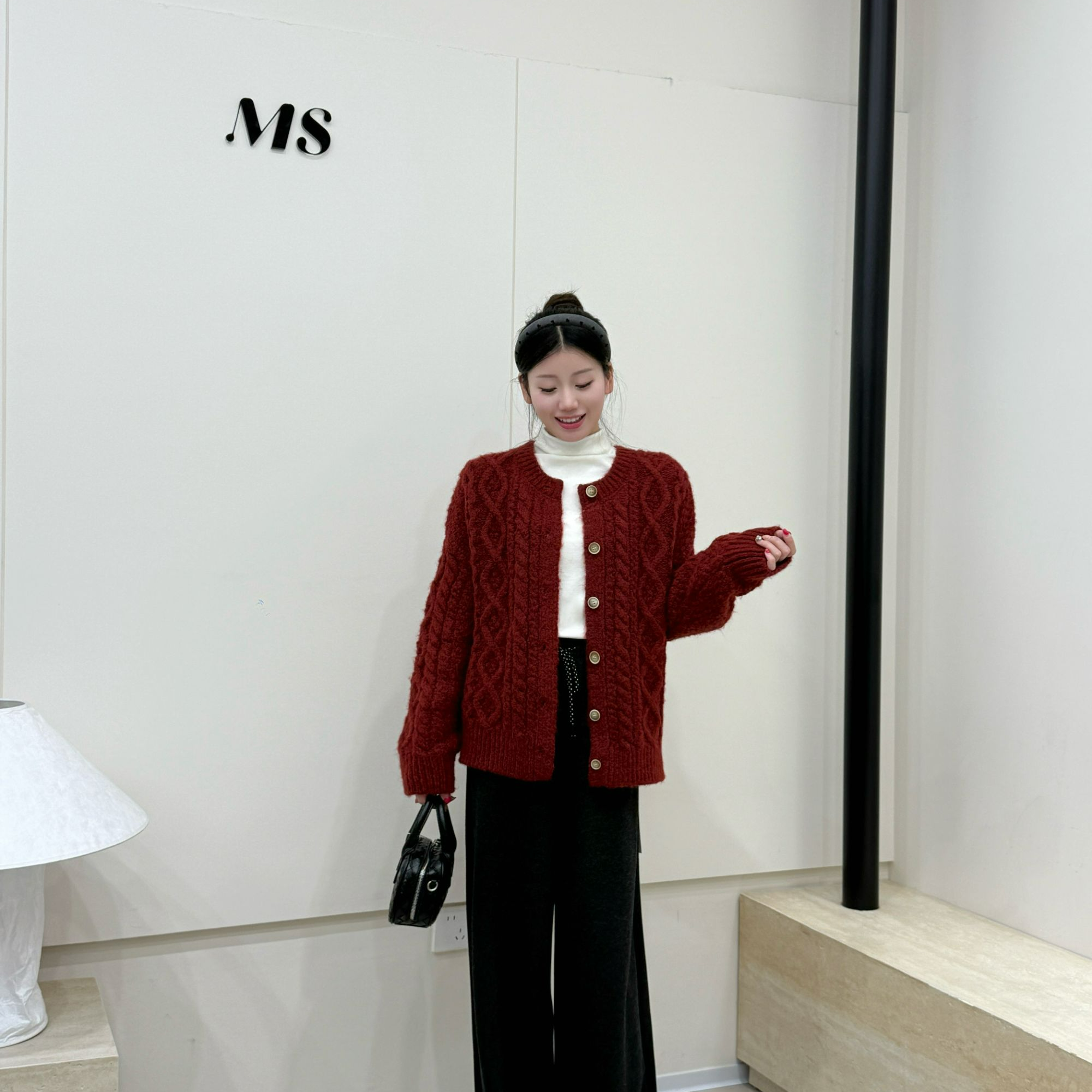 韩系圆领麻花开衫毛衣宽松针织开衫外套2025冬新款