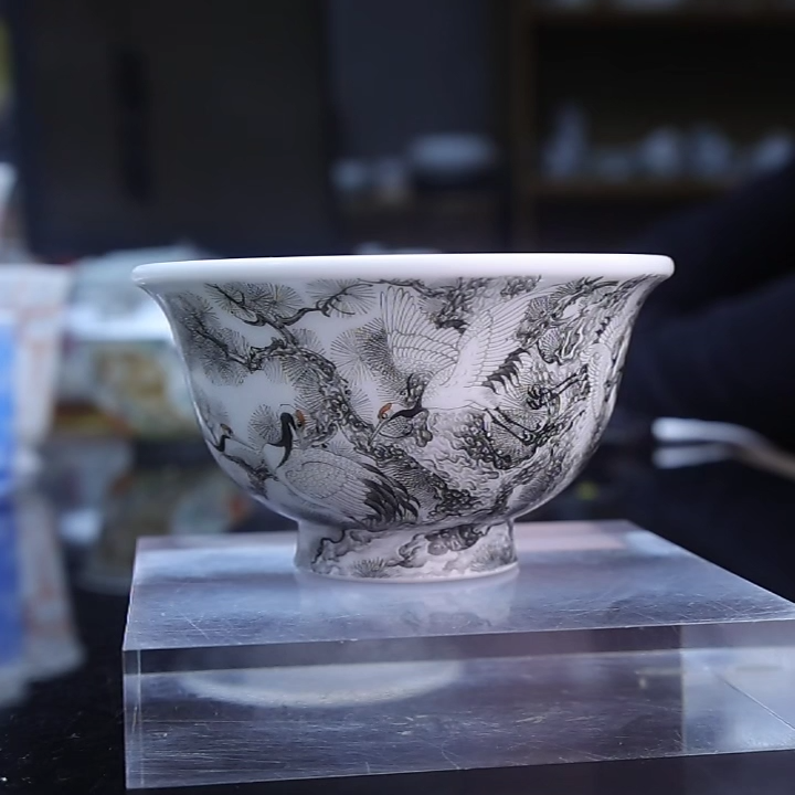 景德镇全手绘墨彩九鹤压手杯