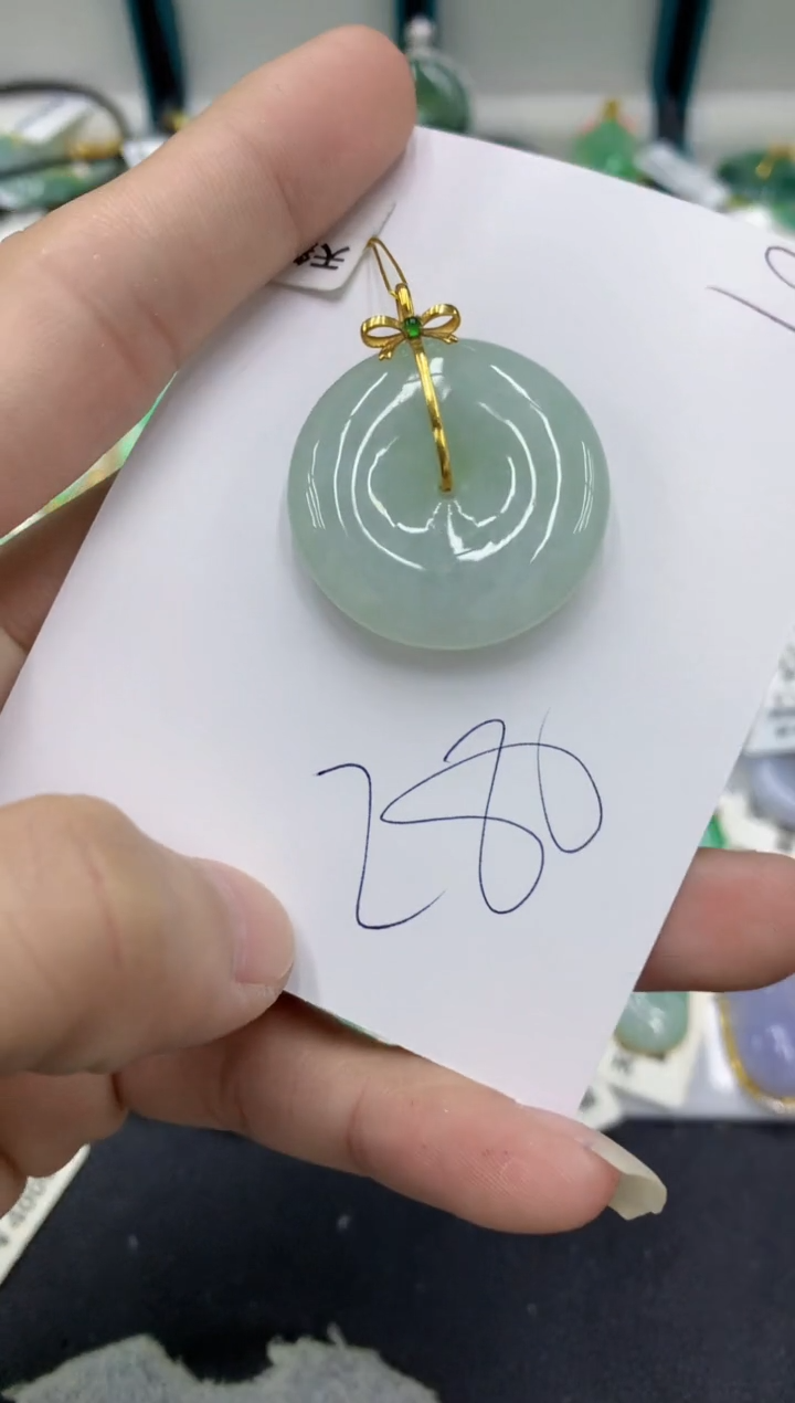 【闪购商品】翡翠颈饰18K金镶嵌翡翠