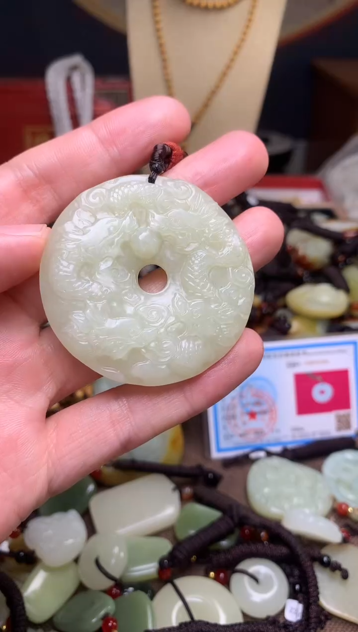 颈饰未镶嵌和田玉新疆料青海料清水和田玉吊坠