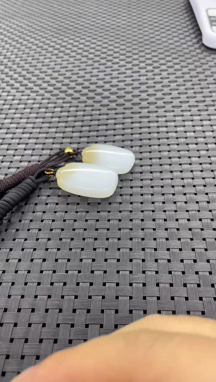 和田玉未镶嵌颈饰无事牌（多样性发一件）G2170-1