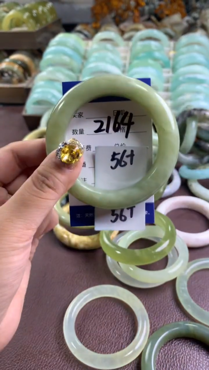 【闪购商品】蛇纹石玉手镯未镶嵌2164