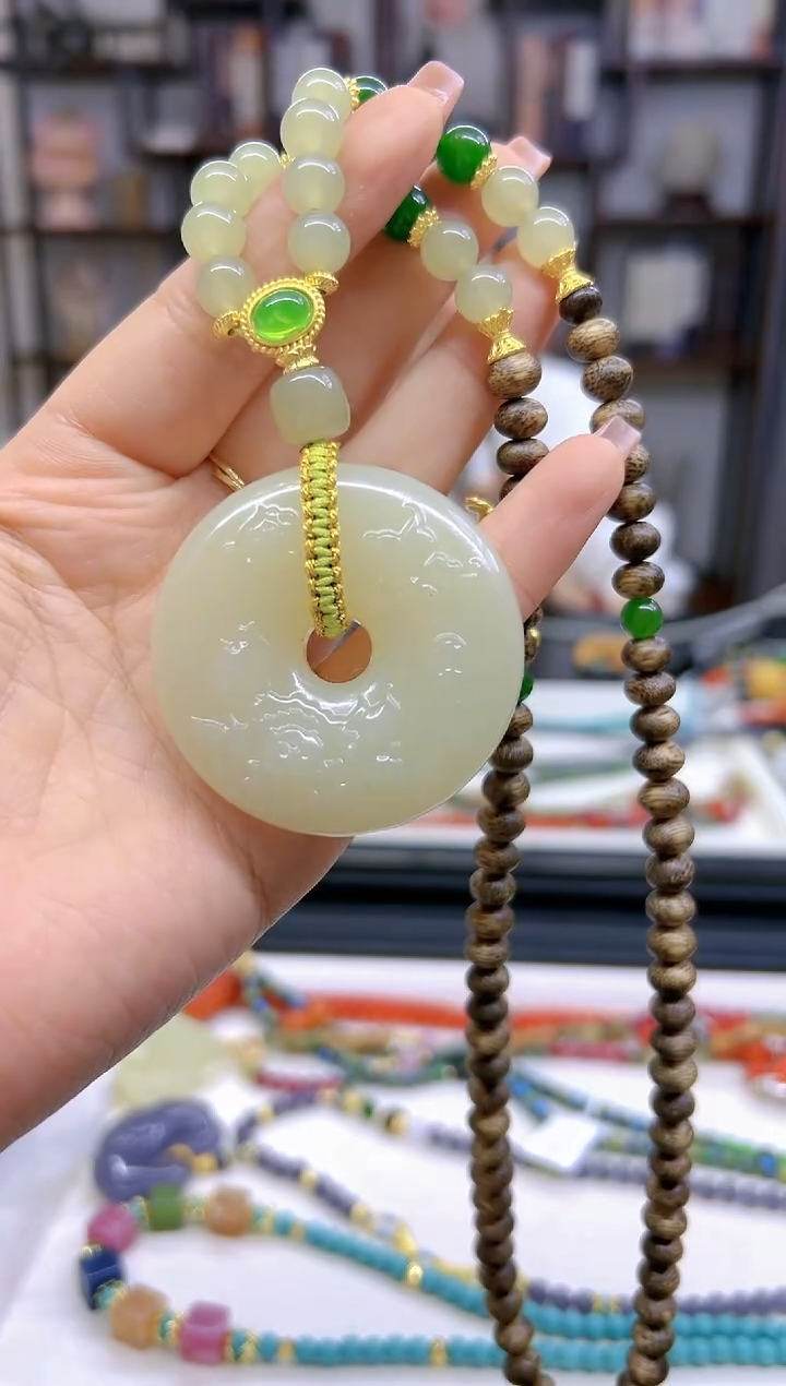 【闪购商品】和田玉毛衣链未镶嵌M630