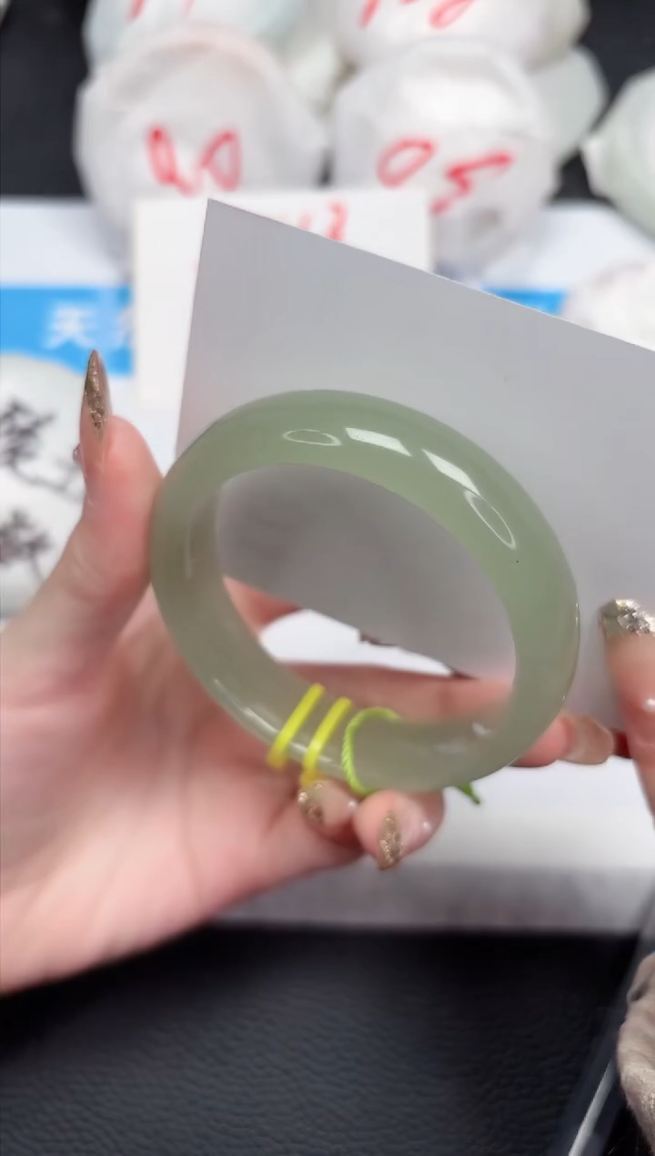 【闪购商品】石英质玉手镯未镶嵌397-55